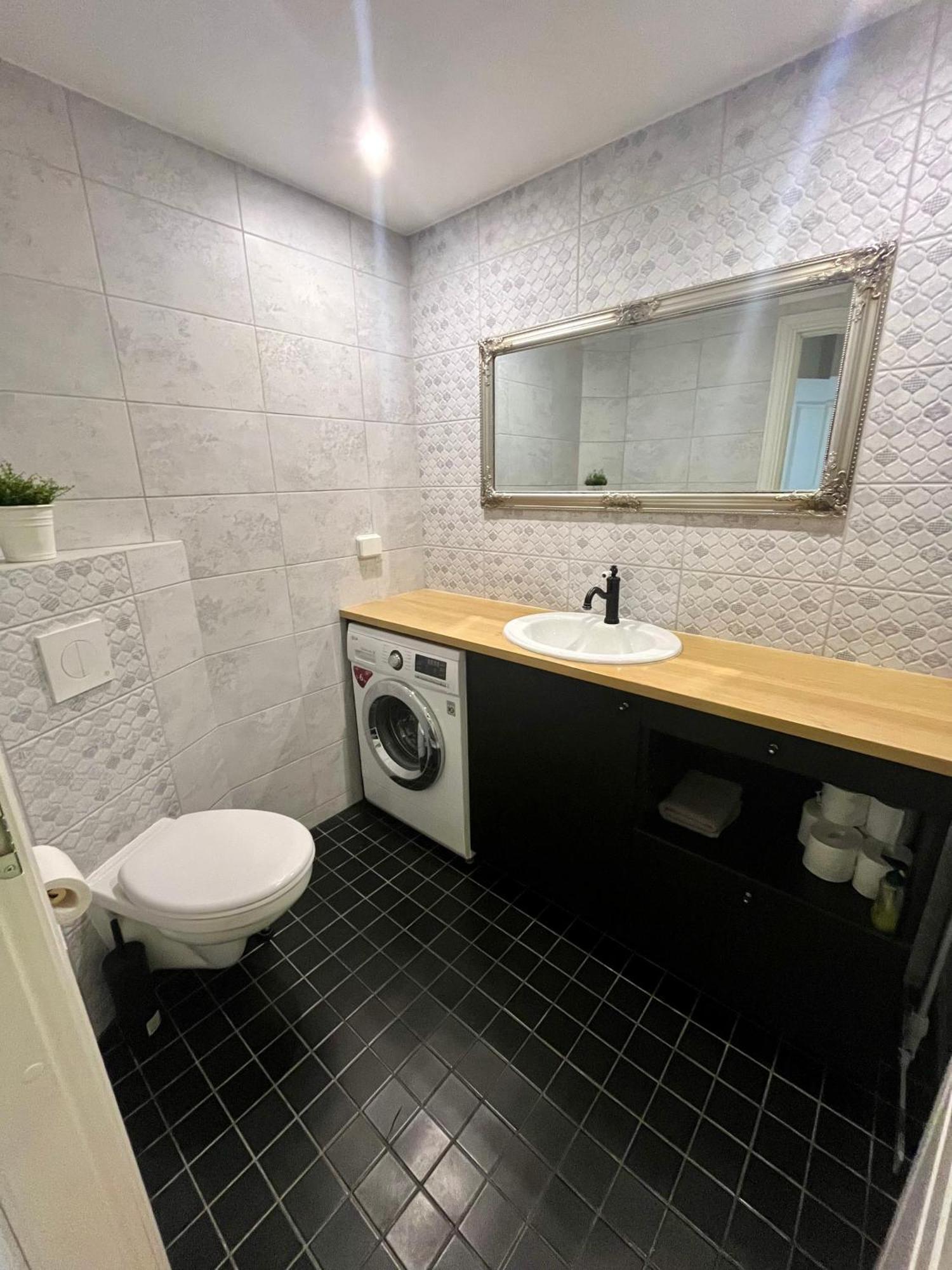 Old Town Apartment - Self Check In 브루 외부 사진