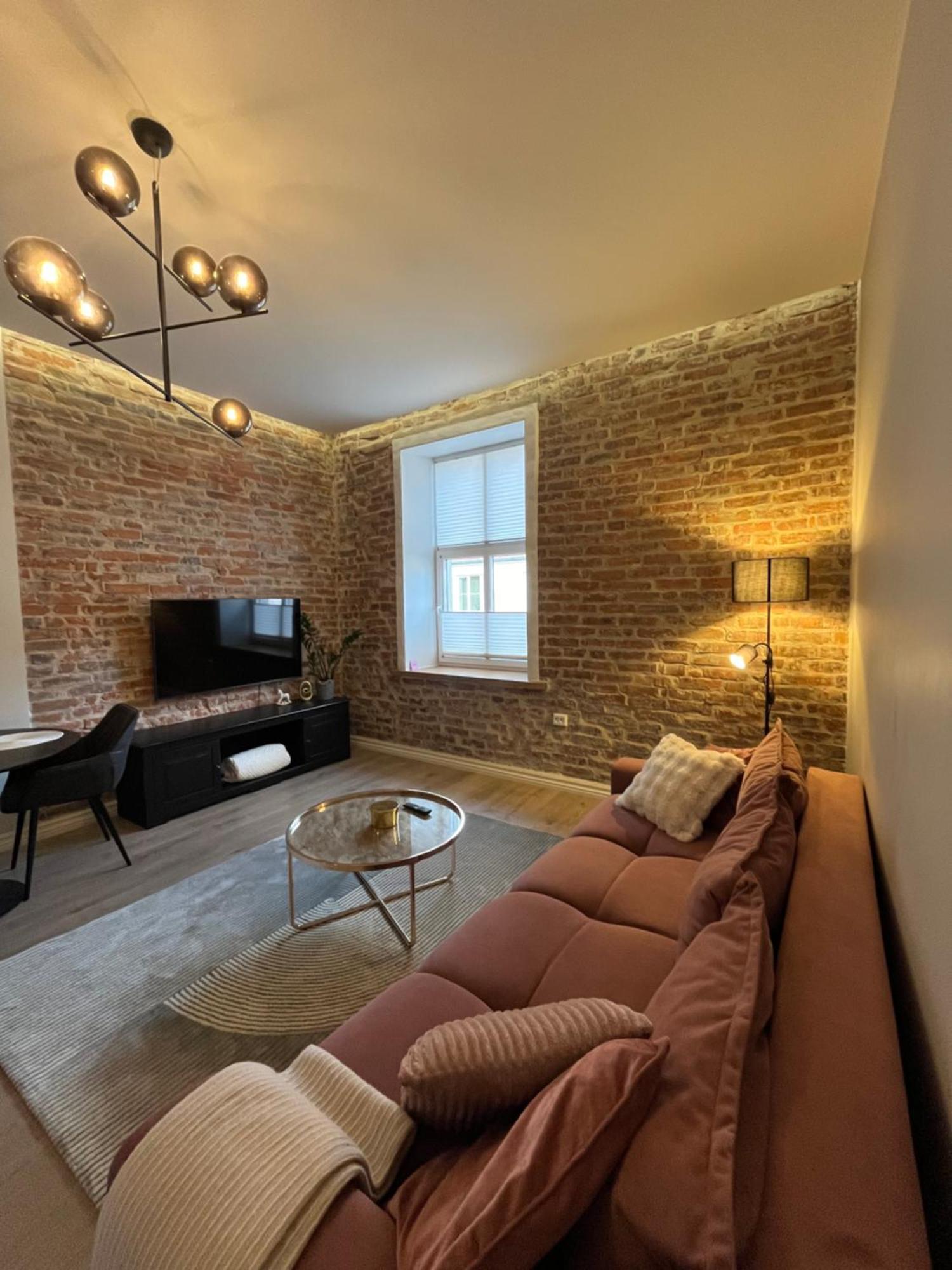 Old Town Apartment - Self Check In 브루 외부 사진